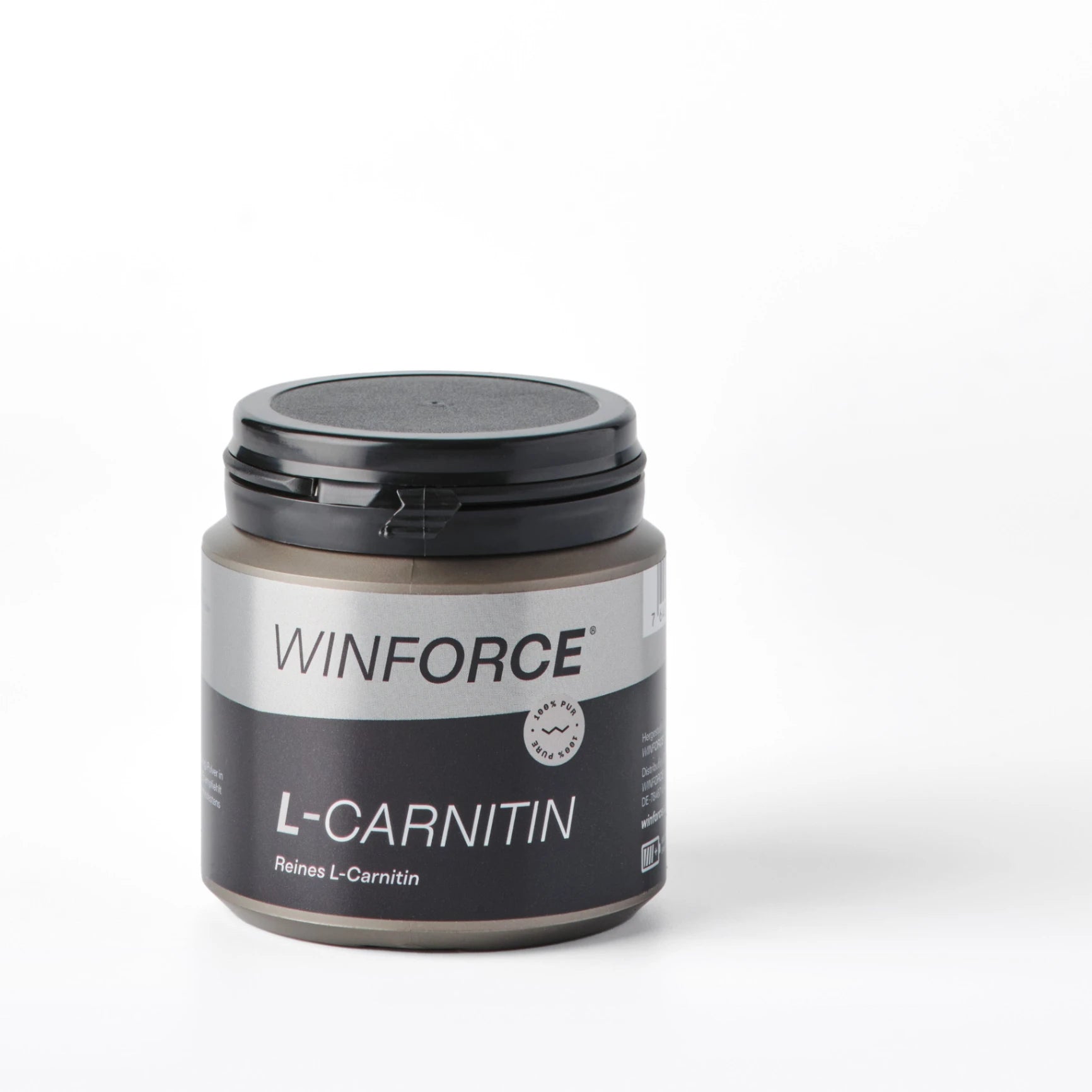 Ein dunkelgraues WINFORCE L-Carnitin Pulvergefäß mit schwarzem Schraubdeckel auf weißem Hintergrund. Das Etikett zeigt prominent die Marke WINFORCE, 'L-CARNITIN' und den Zusatz 'Reines L-Carnitin' sowie ein '100% PUR' Qualitätssiegel. Ideal für Sportler und Fitness.